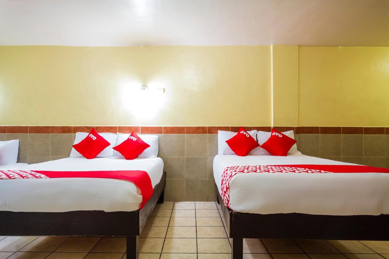 Oyo Hotel San Gilberto 埃莫西约 外观 照片