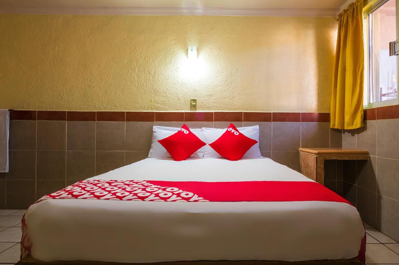 Oyo Hotel San Gilberto 埃莫西约 外观 照片