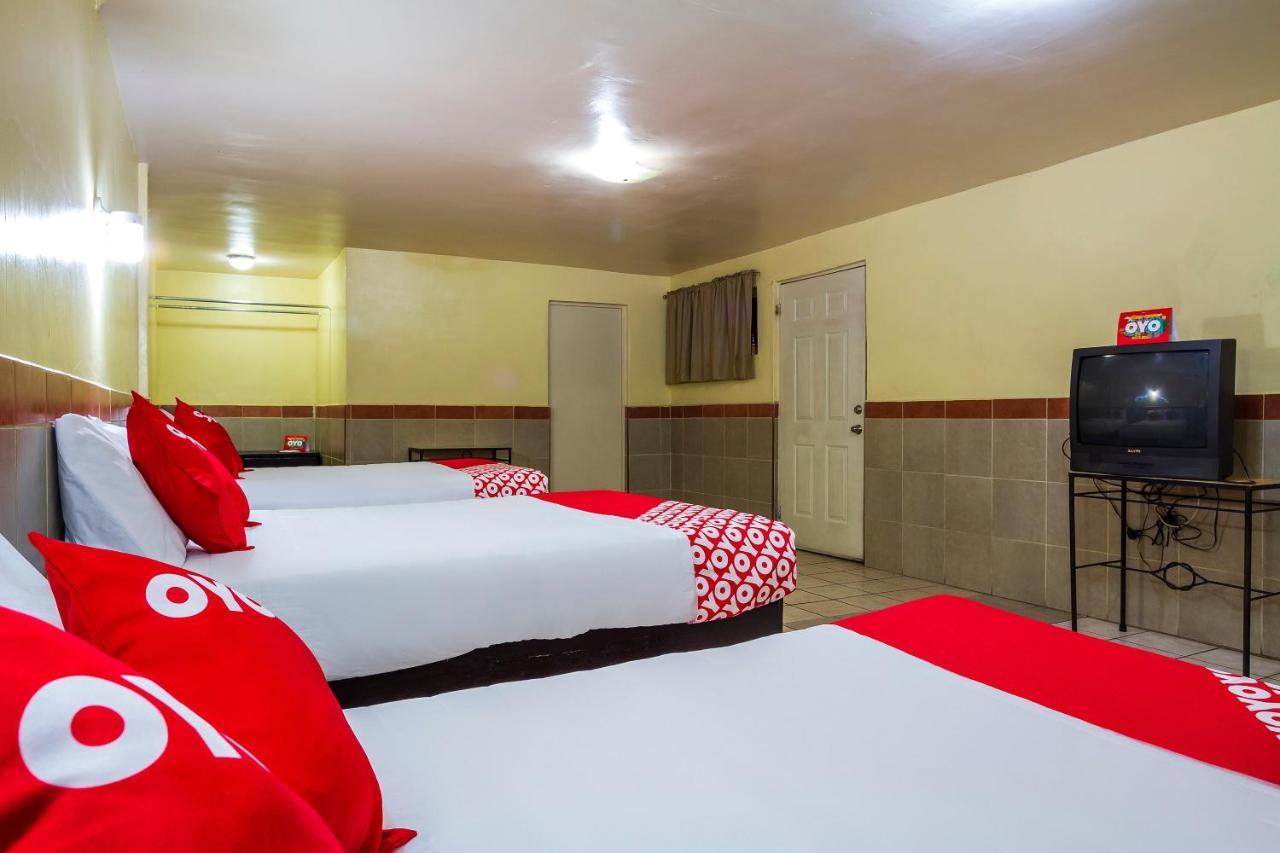 Oyo Hotel San Gilberto 埃莫西约 外观 照片